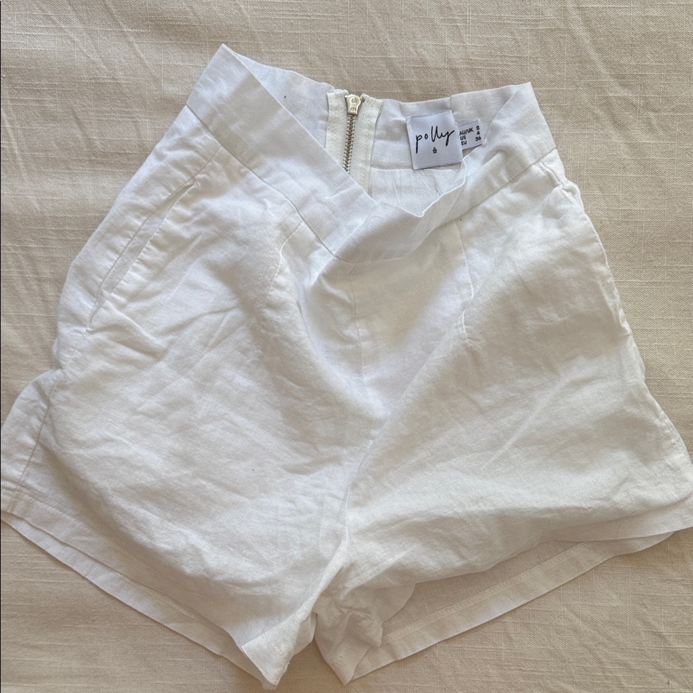 Polly White High Waist Women's Shorts fit like a sz 0